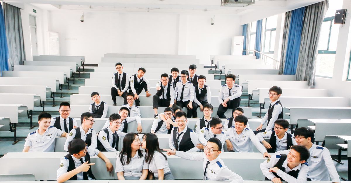 Dịch tài liệu máy móc nhập khẩu tại TP.HCM: Chuẩn bị đúng hồ sơ kỹ thuật