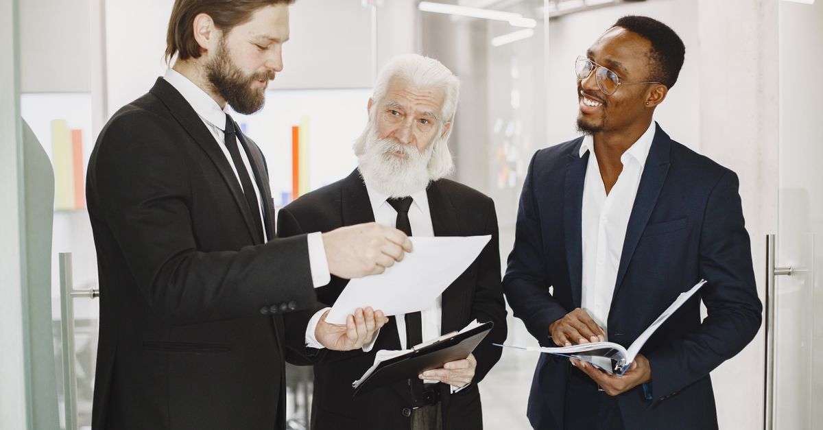 Dịch tài liệu khuôn mẫu cần thống nhất thuật ngữ ra sao?